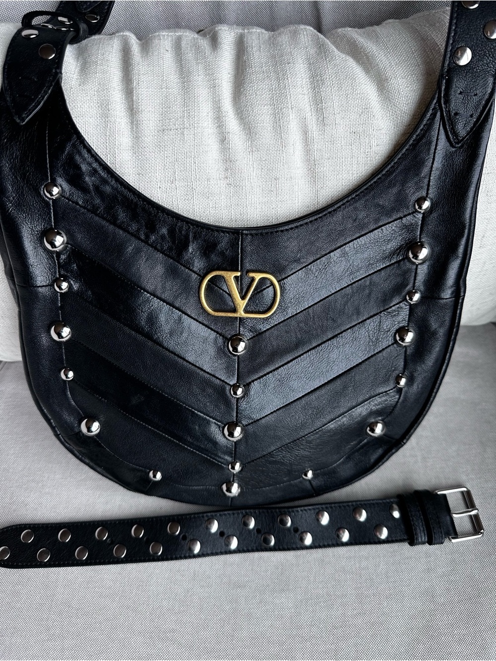 Nwt Valentino Garavani Hoboho Small Nappa Leather Hobo Bag With Chevron Pattern - Picture 13 of 16